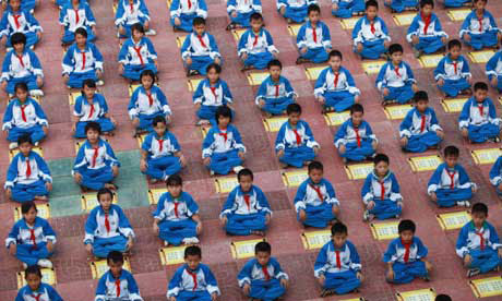 Chinese-pupils-recite-rul-008
