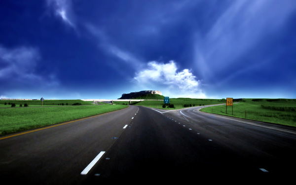 高速公路 highway_with_blurred_cars_driving_by_1355403043