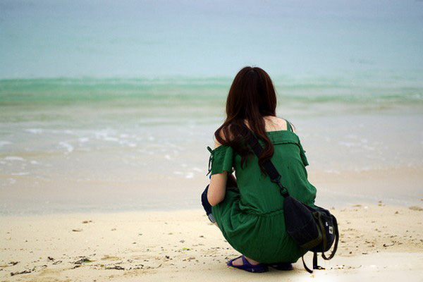 alone-pretty-girl-beach-sadness-5648